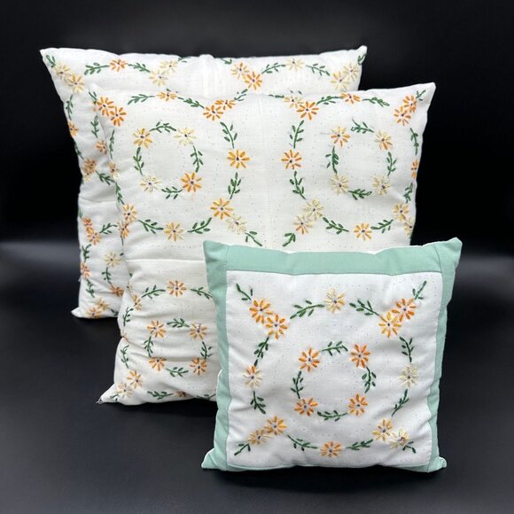 Vintage Throw Pillows Embroidered Floral Peach Green White Set Of 3 Cottagecore - Picture 1 of 10